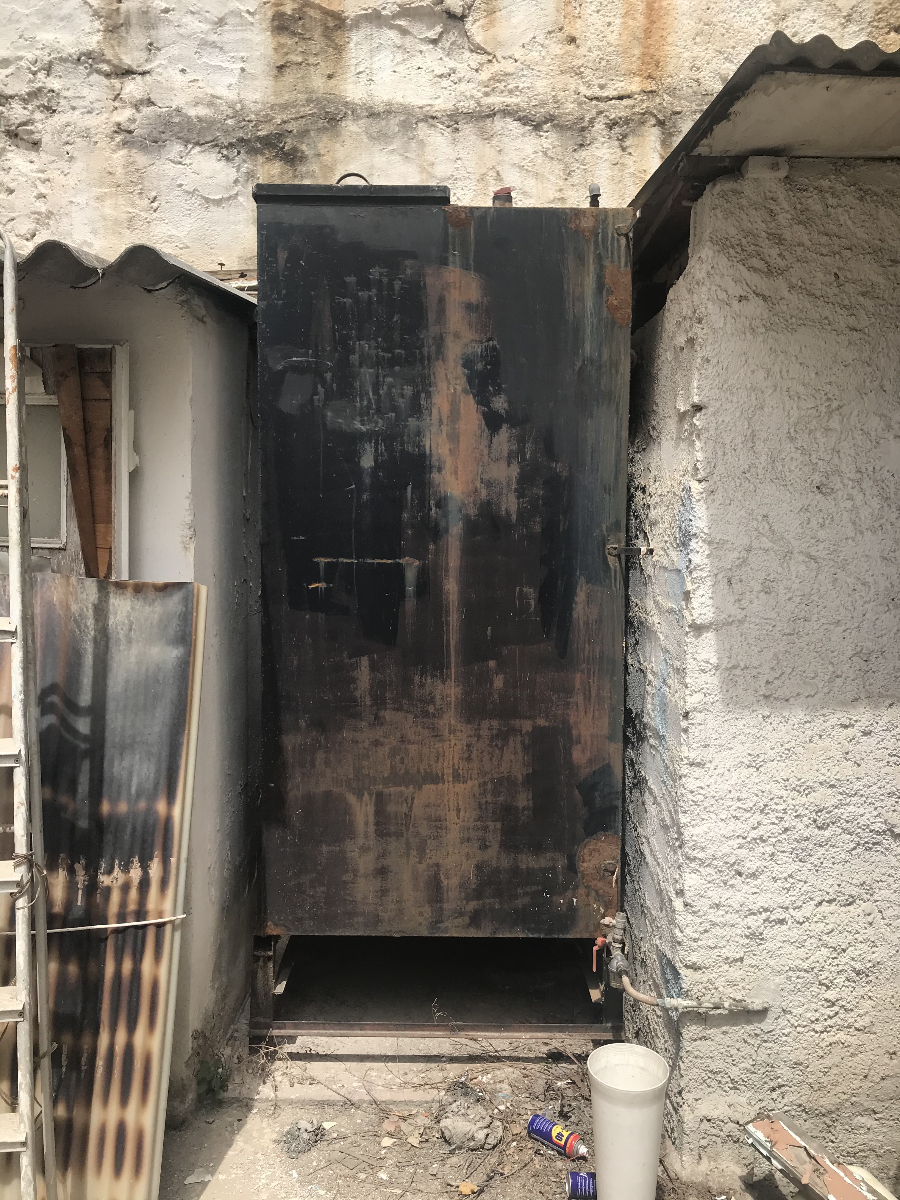 Δεξαμενή πετρελαίου σε εξωτερικό χώρο astyservice.gr width=